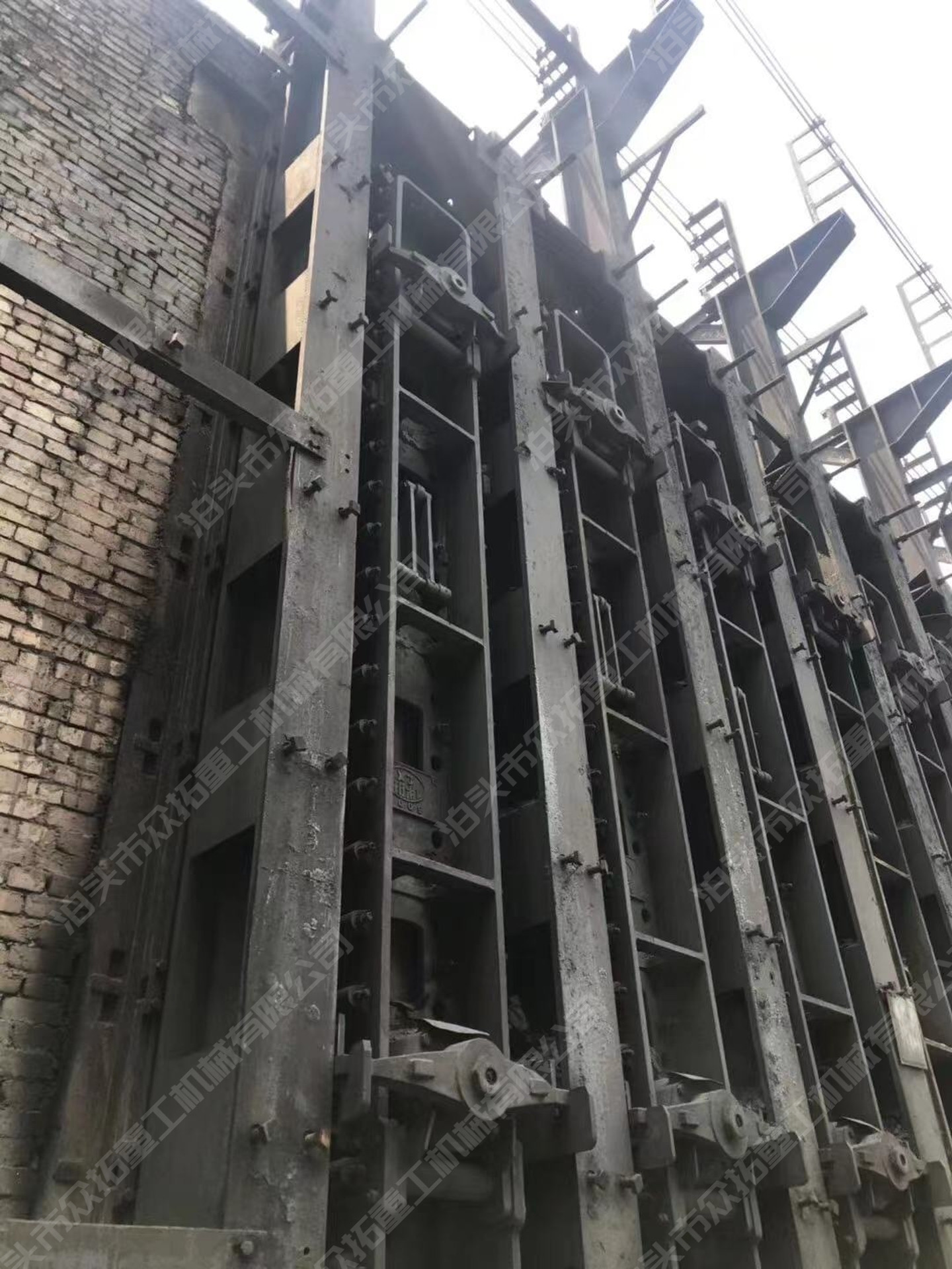 焦?fàn)t爐柱
